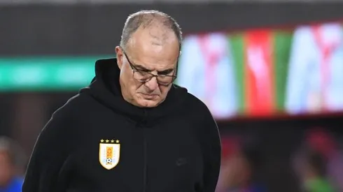 El puesto de Bielsa estaría en riesgo tras la goleada de la Celeste