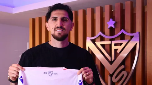 Diego Valdés es nuevo jugador de Vélez