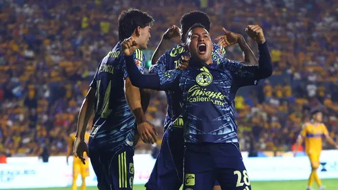 Erick la rompe con un doblete.