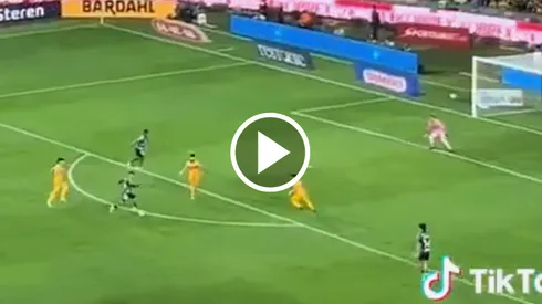 Sánchez se mandó uno de los grandes goles del torneo.