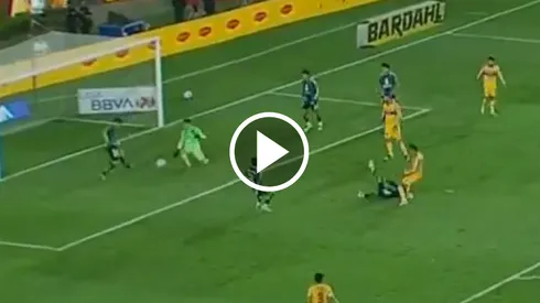 Reyes dio un partidazo y así salvó al América.