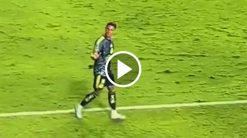 Brian la rompió una vez más con un gesto.