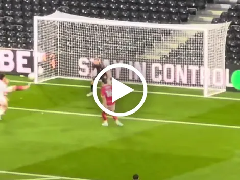 ¿Autogol? El polémico gol de Raúl Jiménez en la Carabao Cup