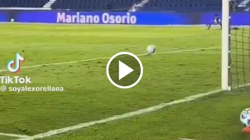 Maxi y una inexplicable definición.