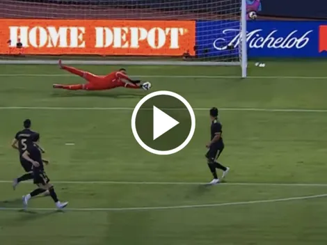 Luis Malagón muestra reflejos felinos con una gran atajada ante Japón