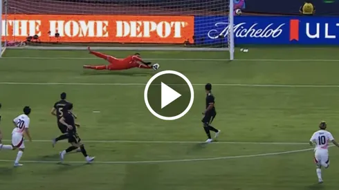 Luis Malagón se lució con una gran atajada