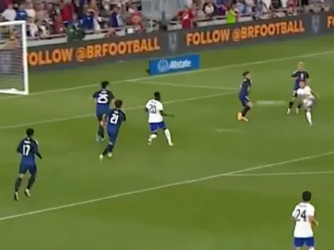 Golazo de volea que hizo Zendejas contra Japón en el amistoso