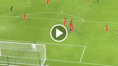 Raúl Alonso volvió a marcar un verdadero golazo.