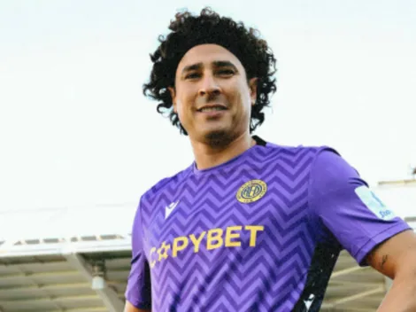 Guillermo Ochoa ya luce los colores de su nuevo equipo en Chipre