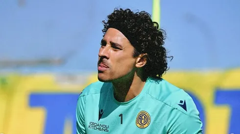 Golean a Ochoa en su debut.