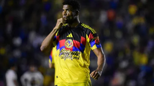 Ciudad de México, 27 de septiembre de 2025. José Zúñiga en festejo de gol, durante el partido correspondiente a la jornada 11 del torneo Apertura 2025 de la Liga BBVA MX, entre las Águilas del América y los Pumas de la UNAM, realizado en el estadio Ciudad de los Deportes. Foto: Imago7/ Alexis Chavez