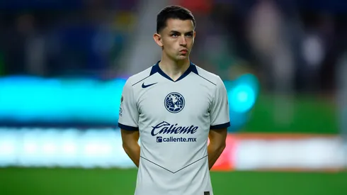 Álvaro Fidalgo utilizando el uniforme cancelado por Nike que ya tenía preparado para el Club América.