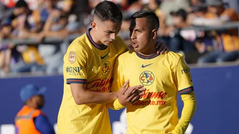 Álvaro Fidalgo y Erick Sánchez en un partido del Club América.