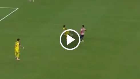 Cervantes falló en el gol de Chivas.