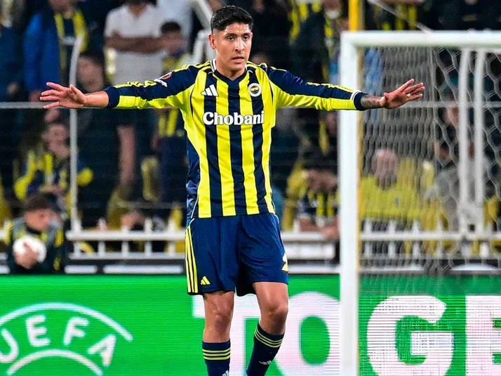 Edson Álvarez tendría a leyenda del Real Madrid como nuevo compañero