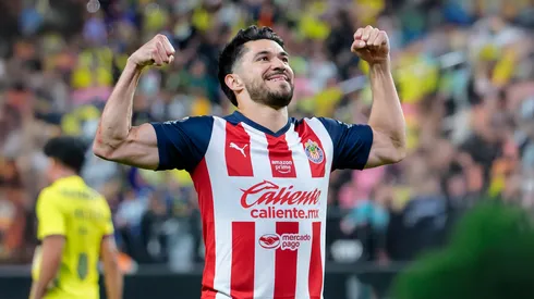 Así luciría Henry Martín con la camiseta del acérrimo rival, el Guadalajara.