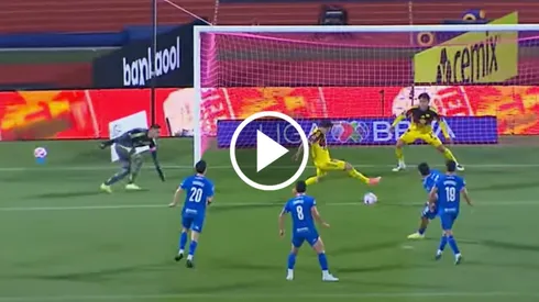 América evitó un gol al inicio del partido gracias a Cáceres