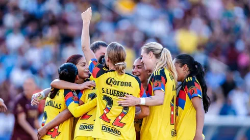 El territorio estadounidense se pintó de amarillo y azul.