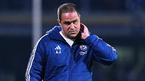 André Jardine recibe duras críticas.