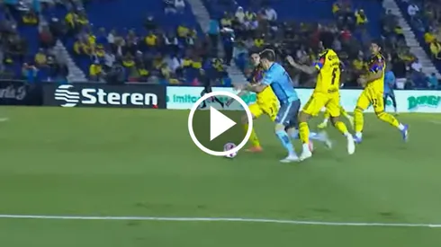 Kevin Álvarez no deja de cometer errores.