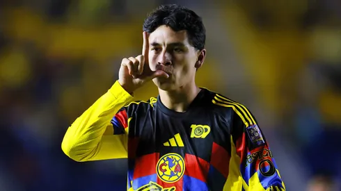 Ramón Juárez tras marca un gol con el Club América vs el Puebla.