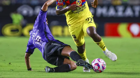 Duro partido entre el Club América y el Mazatlán FC.