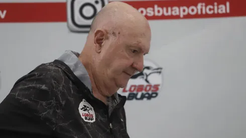 Manuel Lapuente en un partido de los Lobos BUAP, de sus últimos equipos dirigidos en México.