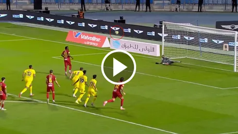 Quiñones marca otros dos goles en Arabia Saudita.