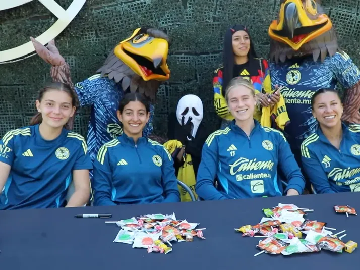 ¿Dulce o autógrafo? América Femenil compartió momento especial junto a su afición