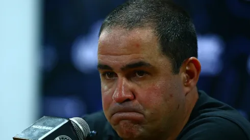 André Jardine en una conferencia de prensa del Club América.