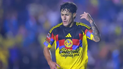 Alejandro Zendejas en un partido del Club América en la Liga MX.