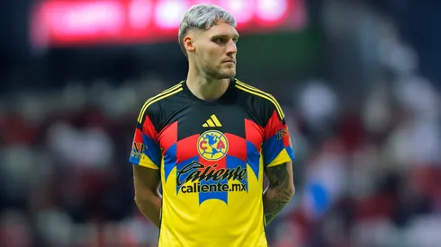 América se queda solo por Emiliano Gómez.