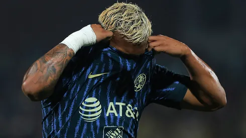 Salió por la puerta de atrás en América y ahora brilla en una liga exótica