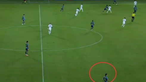 América jugó con un nuevo experimento por la lateral derecha