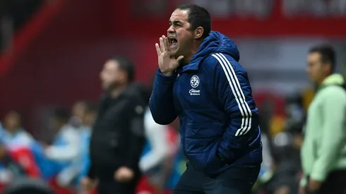 El entrenador tendrá que aprender a lidiar con un duro detalle