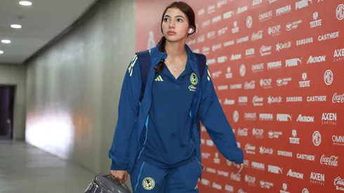 La futbolista se apoderó de las cámaras y reflectores por recibir una tremenda mención honorífica