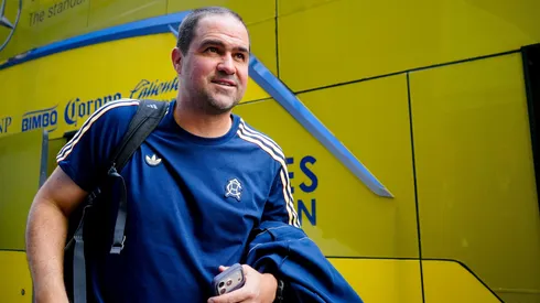 El entrenador se apoderó de todas las miradas por su amuleto de la buena suerte