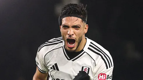 El futbolista se apoderó de las cámaras y reflectores tras conseguir un gol más en el futbol de Inglaterra