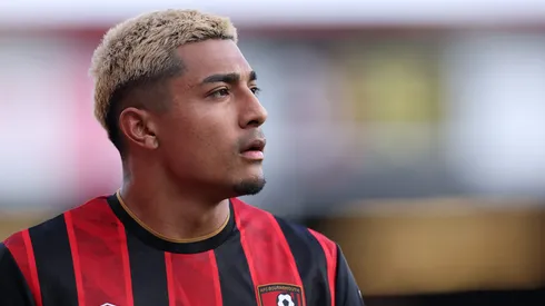 América sigue trabajando en la llegada de fichajes, ENGLAND – AUGUST 09: Julian Araujo of AFC Bournemouth during the pre-season friendly match between Bournemouth and Real Sociedad at Vitality Stadium on August 09, 2025 in Bournemouth, England. (Photo by Michael Steele/Getty Images)