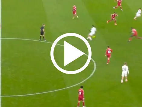 La asistencia de lujo de Raúl Jiménez con el Fulham contra el Liverpool