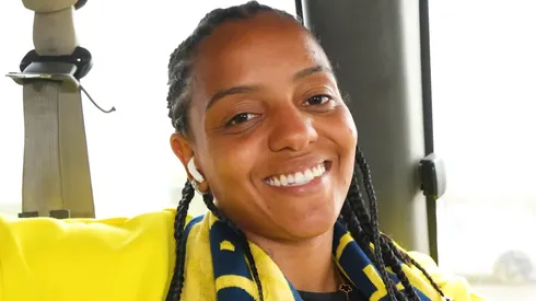 La futbolista flechó a los internautas con sus declaraciones al llegar a México
