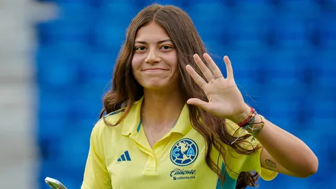 La juvenil se apoderó de las cámaras y reflectores por un hecho especial
