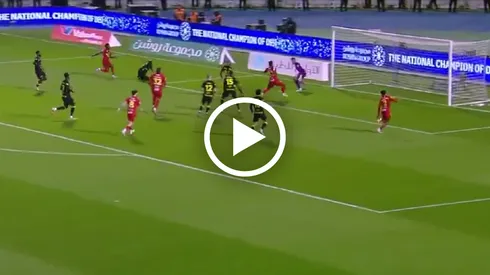 Julián Quiñones vuelve a marcar y pelea por título de goleo en Arabia con otro ex América