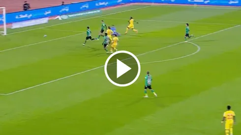 Julián Quiñones le dio la vuelta al mundo luego de marcar tremendo golazo