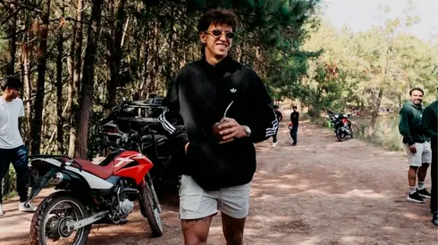 Igor disfruta de la vida sin jugar.