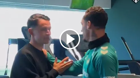 Fidalgo fue presentado por el Betis y así lo recibieron sus nuevos compañeros.
