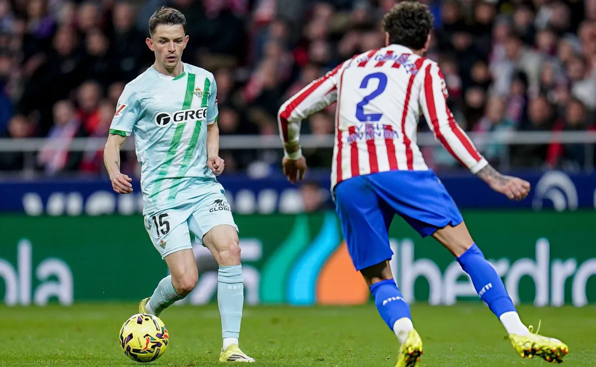 Fidalgo Silencia Críticos: Debut Estelar con el Betis Desata Euforia