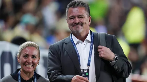 Carlos Hermosillo cargó contra el América.
