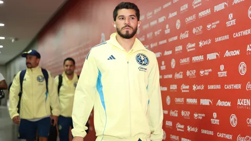 Henry Martín, está firme, como capitán del Club América.
