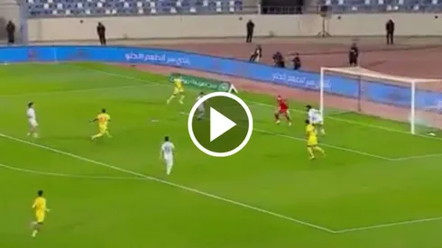 Julián Quiñones hizo un hat-trick en Arabia Saudita
